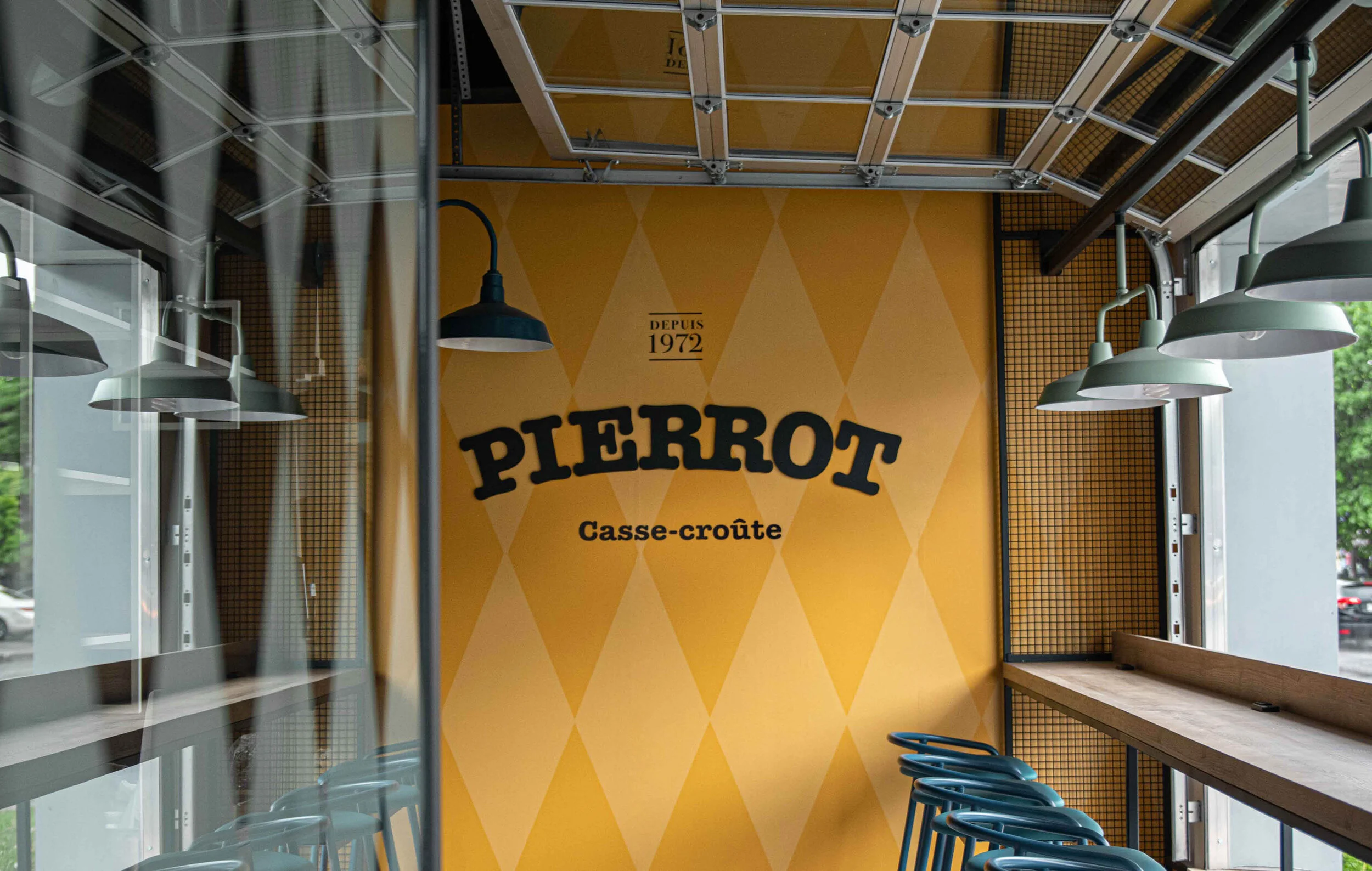 Salle &agrave; manger du Casse-cro&ucirc;te Pierrot &agrave; Limoilou